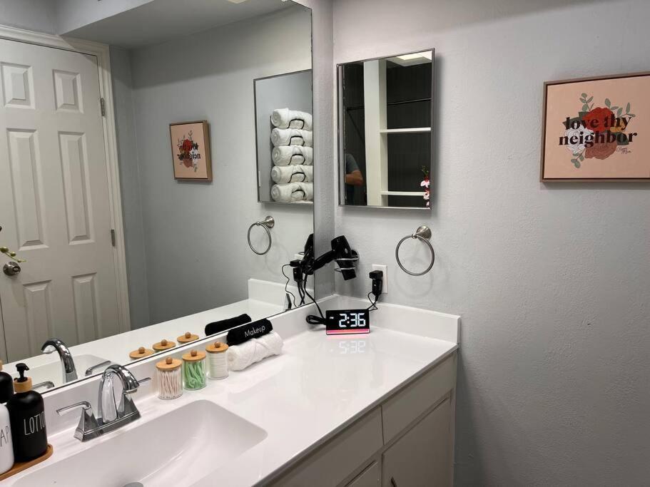 Healing Haven King Bed Suite Dallas Dış mekan fotoğraf
